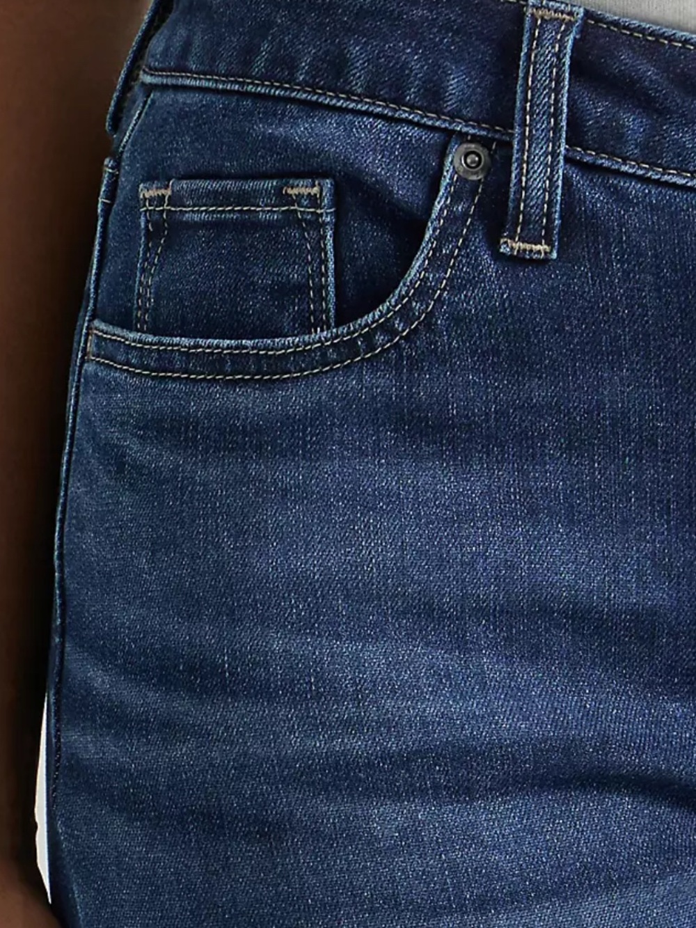 Lee, Mid-Rise Straight Leg Deep Indigo Jeans. Size 16Short/Petite - Picture 4 of 7